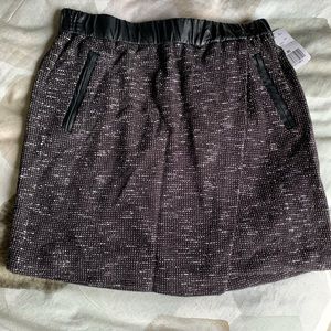Leather & tweed-like skirt